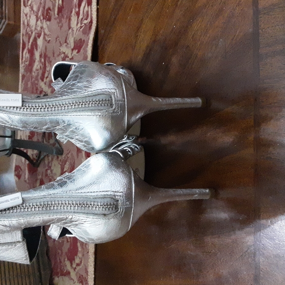 Shoes - Picture 3 of 3